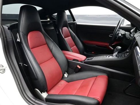 Certified 2021 Porsche 718 Cayman RWD image 13