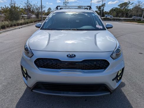 Used 2021 Kia Niro LXS image 3