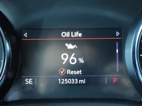 Used 2021 Buick Encore GX Select w/ Sport Touring Package image 25