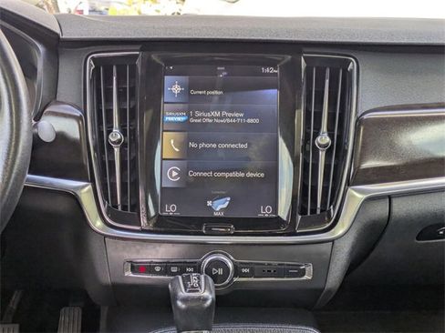 Used 2018 Volvo S90 T5 Momentum w/ Convenience Package image 19
