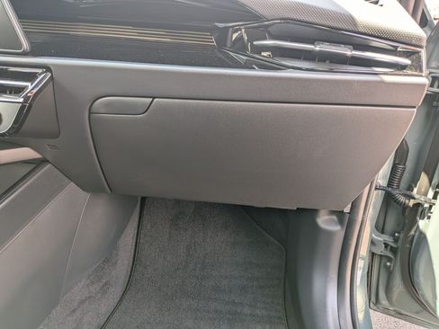 Certified 2026 Kia Niro FWD image 28