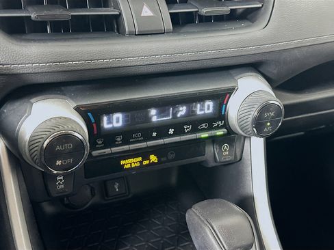 Used 2021 Toyota RAV4 XLE image 23