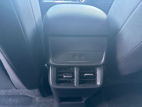 Used 2025 Chevrolet Equinox LT image 29