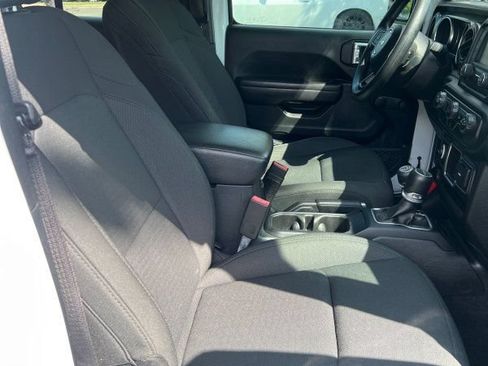 Used 2021 Jeep Gladiator Sport AWD/4WD image 13