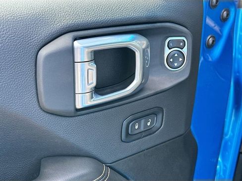 Used 2024 Jeep Wrangler Sahara image 17