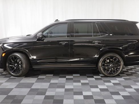 Used 2024 Cadillac Escalade Sport Platinum w/ LPO, ONYX Package image 4