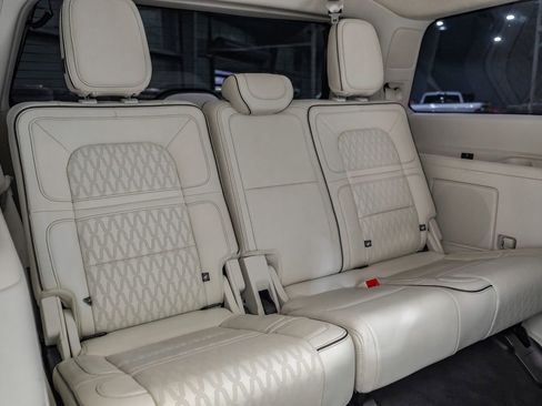 Used 2020 Lincoln Navigator Black Label w/ Cargo Convenience Package AWD/4WD image 41