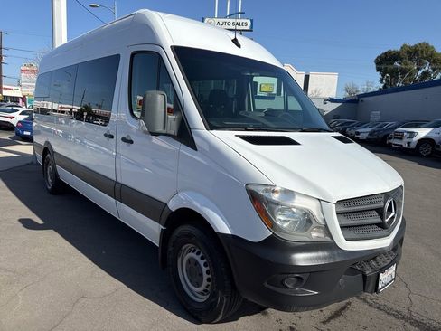 Used 2018 Mercedes-Benz Sprinter 2500 image 1