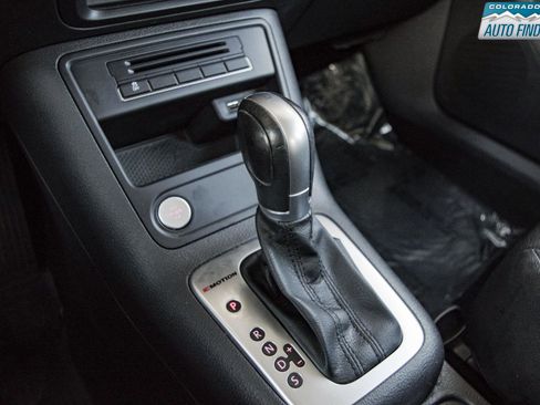 Used 2017 Volkswagen Tiguan S image 19