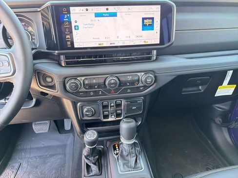 New 2026 Jeep Gladiator Sport AWD/4WD image 24