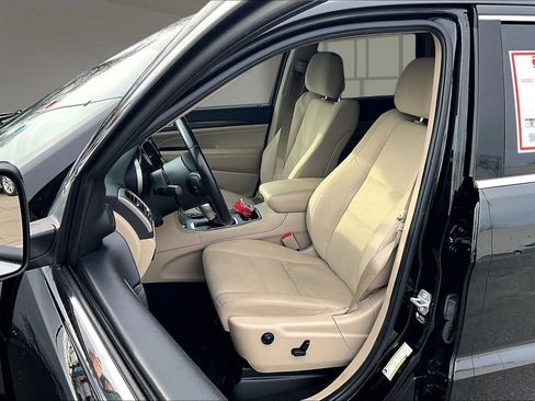 Used 2022 Jeep Grand Cherokee Laredo E image 26