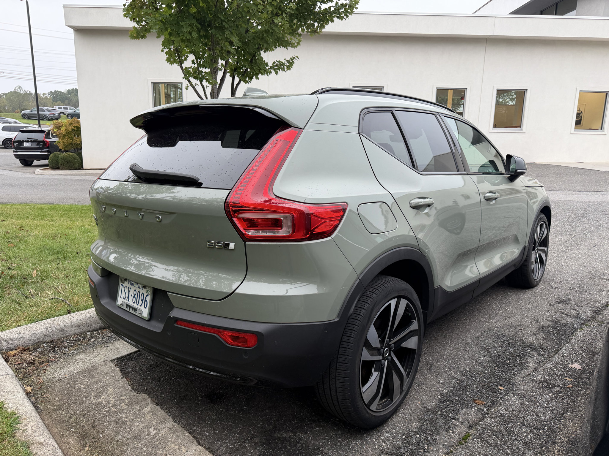 Used 2023 Volvo XC40 B5 Plus w/ Protection Package Premier AWD/4WD image 16
