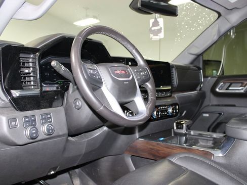 Used 2022 GMC Sierra 1500 SLT AWD/4WD image 19