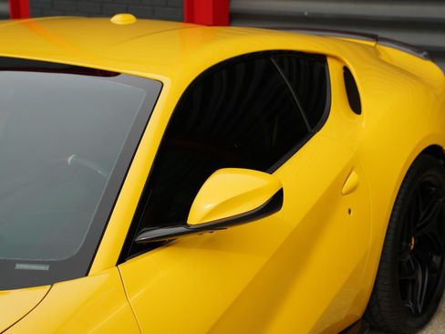 Used 2019 Ferrari 812 Superfast RWD image 11