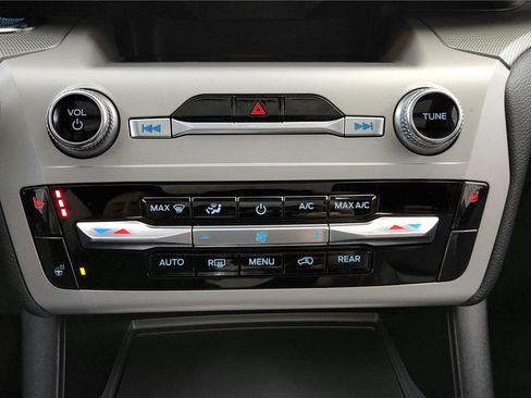 Used 2023 Ford Explorer XLT w/ Equipment Group 202A image 27