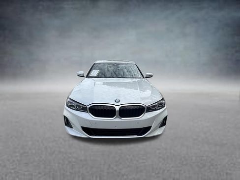 Used 2025 BMW 330i Sedan w/ Convenience Package RWD image 2