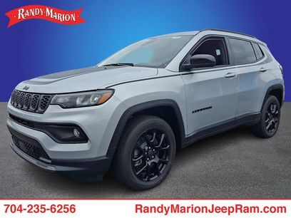 New 2026 Jeep Compass Latitude w/ Mopar Graphics Package