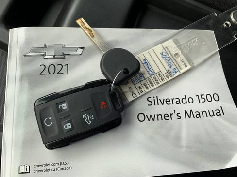 Used 2021 Chevrolet Silverado 1500 Custom Trail Boss w/ Safety Confidence Package AWD/4WD image 9