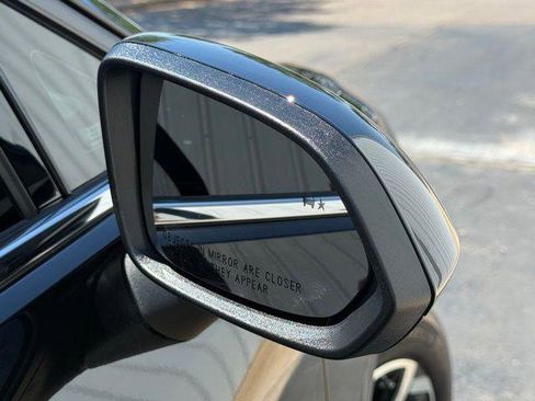 Used 2025 Chevrolet Equinox EV LT image 15