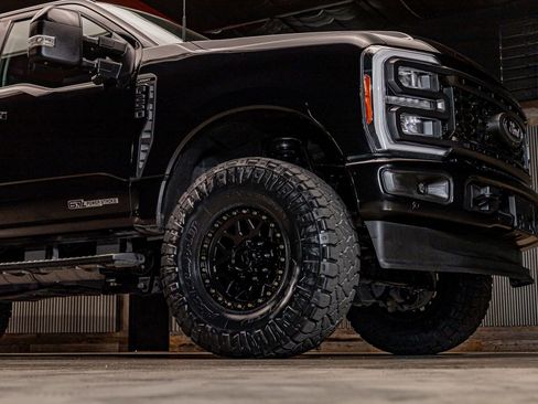 Used 2023 Ford F250 Lariat w/ Lariat Ultimate Package AWD/4WD image 11