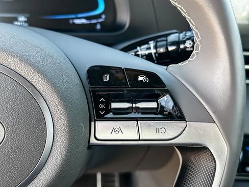 Used 2025 Hyundai Elantra Sport image 19