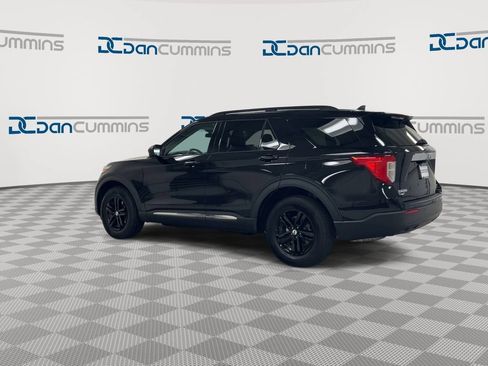 Used 2022 Ford Explorer XLT AWD/4WD image 6
