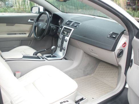 Used 2011 Volvo C70 T5 w/ Convenience Pkg FWD image 32