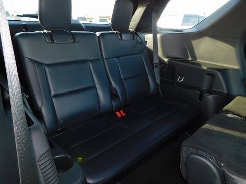 Used 2025 Ford Explorer ST-Line w/ ST-Line Street Pack image 33