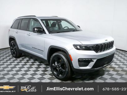 Used 2025 Jeep Grand Cherokee Limited w/ Black Appearance Package
