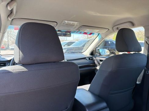 Used 2017 Toyota Camry LE image 28