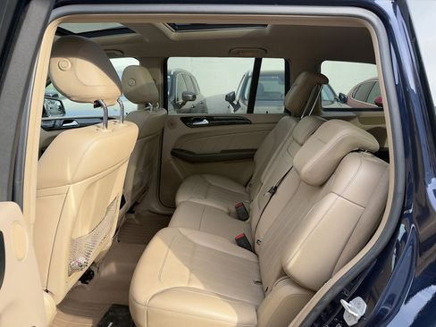 Used 2015 Mercedes-Benz GL 450 4MATIC image 34