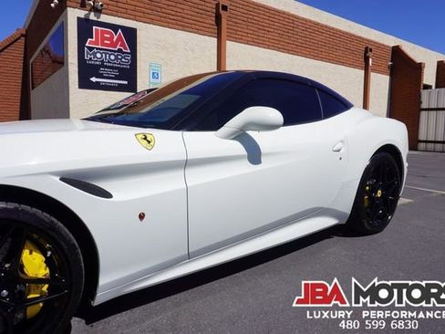 Used 2015 Ferrari California T image 32