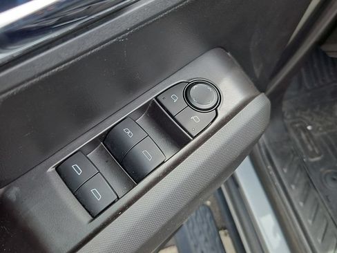 Used 2024 Chevrolet Colorado LT AWD/4WD image 23