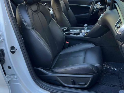 Used 2026 Genesis G70 2.5T RWD image 32