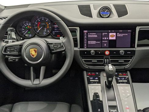 Used 2022 Porsche Macan image 41