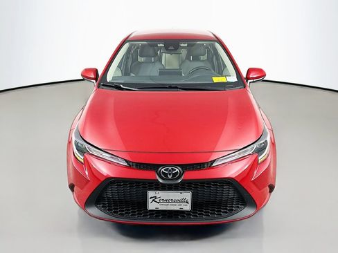 Used 2021 Toyota Corolla LE FWD image 2