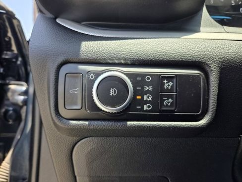 Used 2023 Ford Explorer XLT w/ Equipment Group 202A RWD image 20