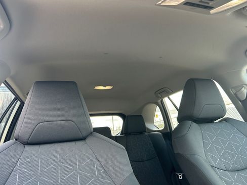 Used 2024 Toyota RAV4 XLE AWD/4WD image 27