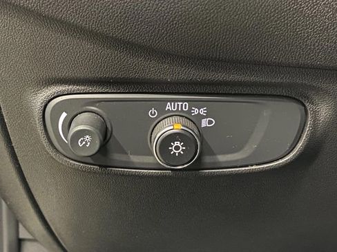 Used 2020 Chevrolet Equinox LT image 21