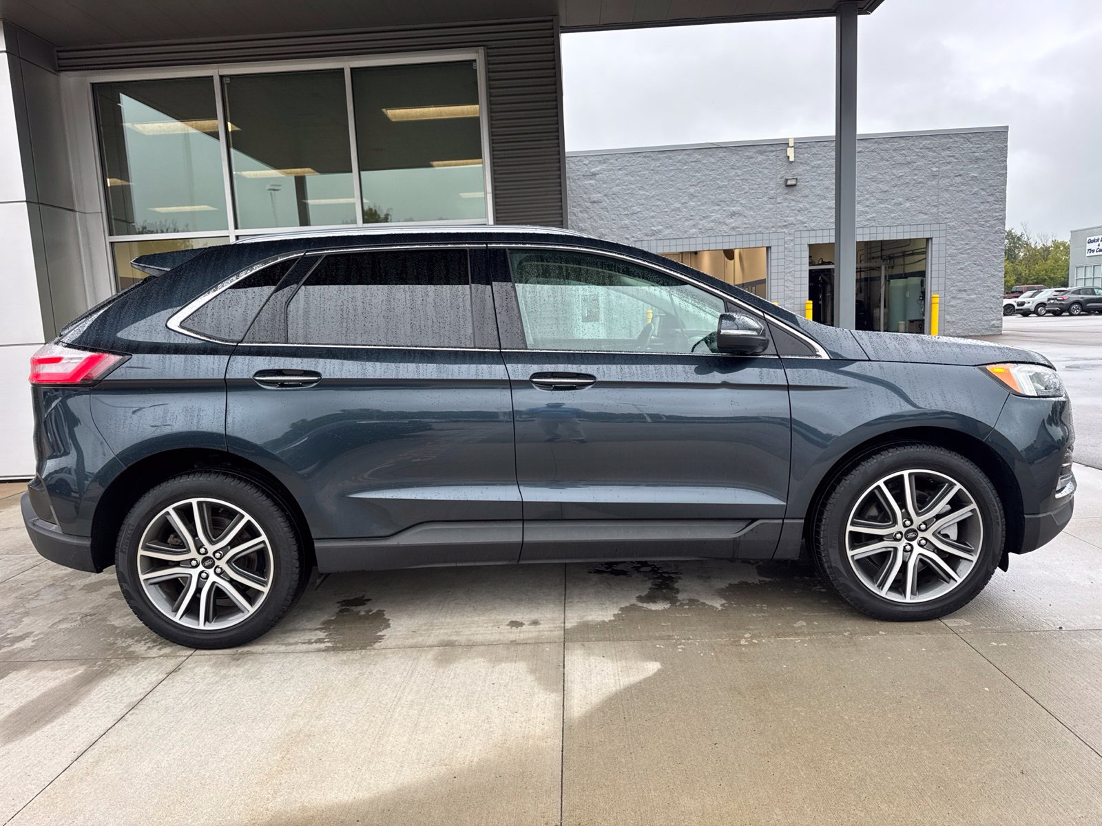 Certified 2024 Ford Edge Titanium w/ Equipment Group 301A AWD/4WD image 9