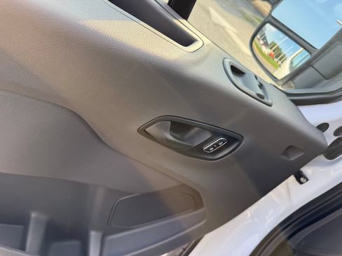 Used 2025 Ford Transit 350 XL RWD image 5