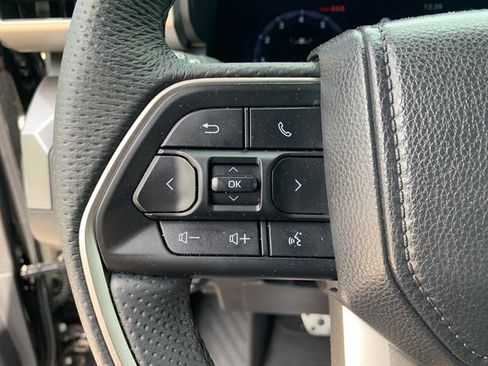 Used 2025 Toyota Tacoma TRD Sport AWD/4WD image 22
