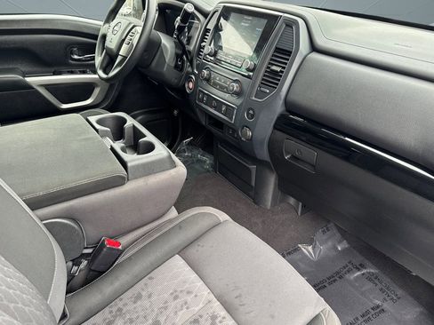 Used 2023 Nissan Titan SV image 31