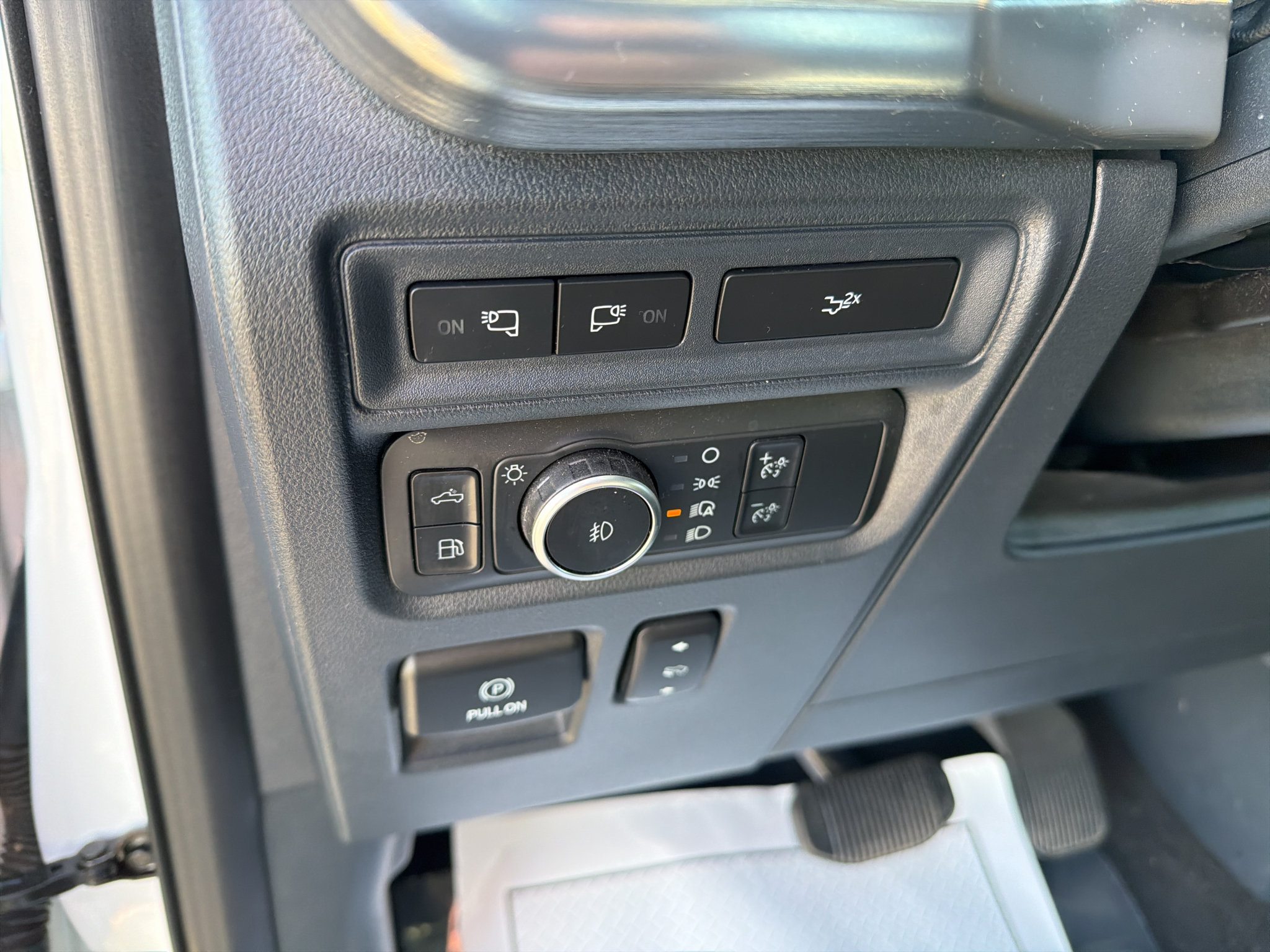 Used 2022 Ford F150 Lariat w/ Equipment Group 501A Mid AWD/4WD image 13