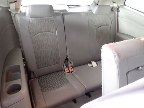 Used 2015 Chevrolet Traverse LT image 30