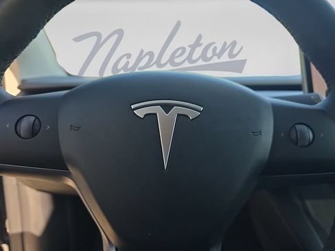 Used 2022 Tesla Model Y Long Range AWD/4WD image 20