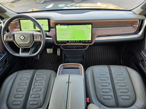 Used 2023 Rivian R1T Adventure image 9