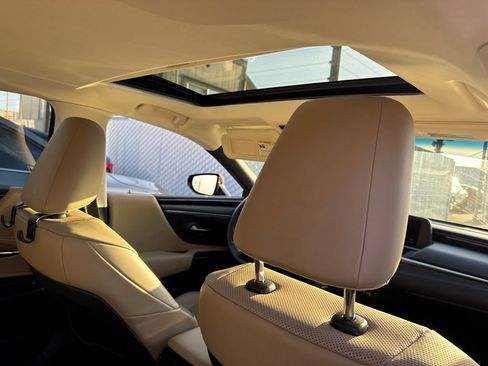 Used 2019 Lexus ES 350 w/ Premium Package FWD image 37