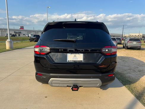 Certified 2023 Honda Pilot TrailSport image 6