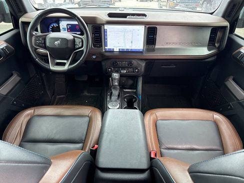 Used 2023 Ford Bronco Outer Banks image 11